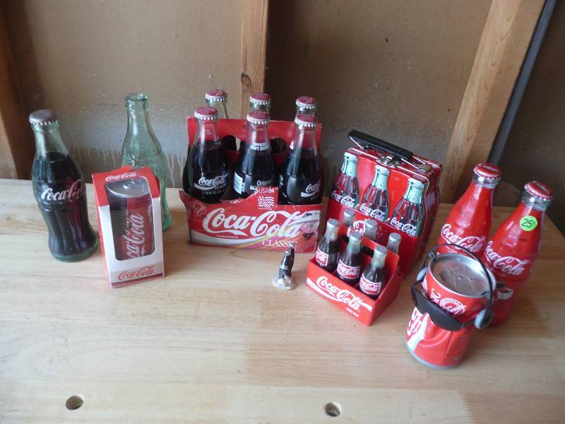 lot 48 image: Vintage Coca Cola Collection - See Pictures