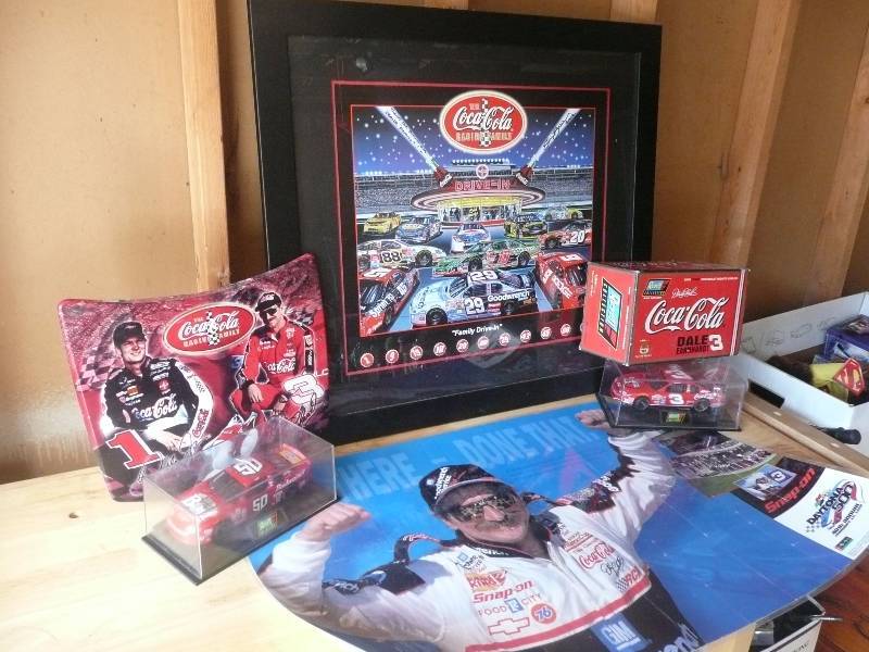lot 55 image: Dale Earnhardt Sr - Very Nice Collection See Pictures