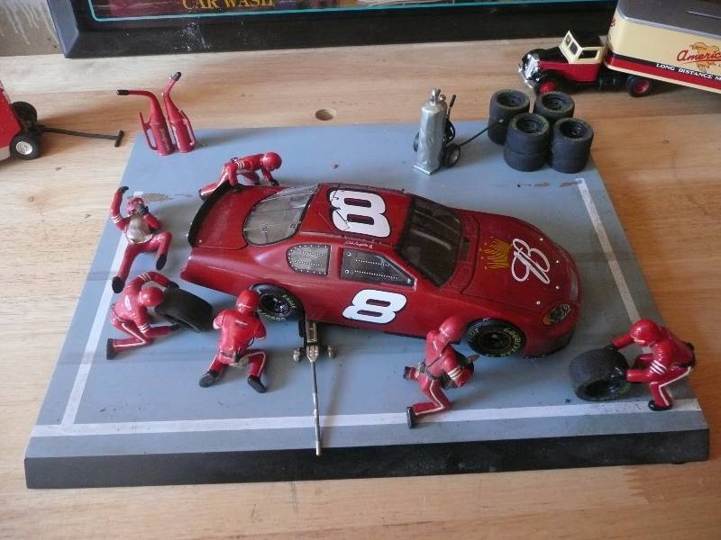 lot 59 image: Snap On Tools Pit Crew - Clock - Truck Coin Bank - Very Cool Collection - See Pictures