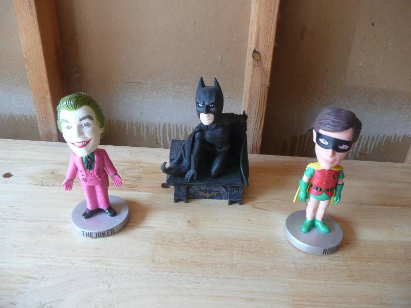 lot 71 image: BATMAN, ROBIN & THE JOKER BOBBLE-HEADS - SEE PICTURES