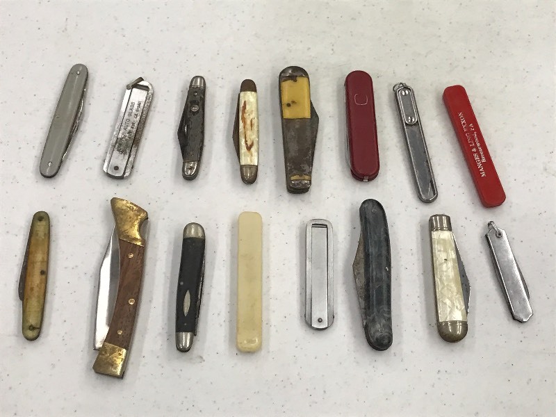 Collection of 16 Pocket Knives - So...