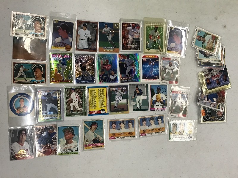 Mixed Collection of Baseball Cards ...