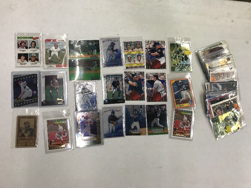 Mixed Collection of Baseball Cards ...