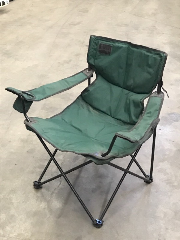 lot 64 image: Slumberjack Folding Camp Chair ...