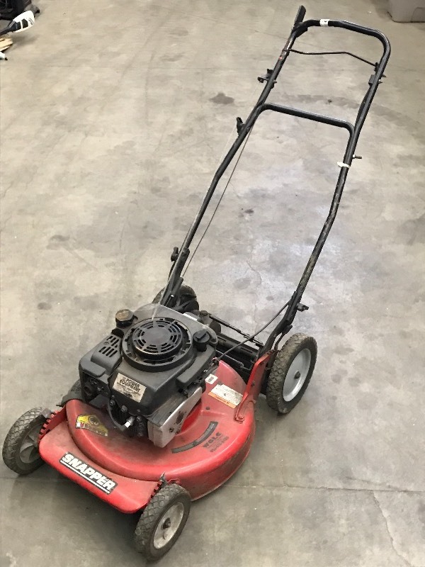 lot 69 image: Snapper 21 Self-Propelled Lawn Mow...