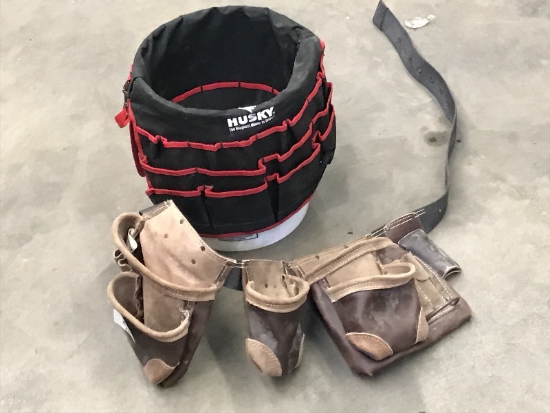 lot 86 image: Lot Of Husky Bucket Organizer & Le...