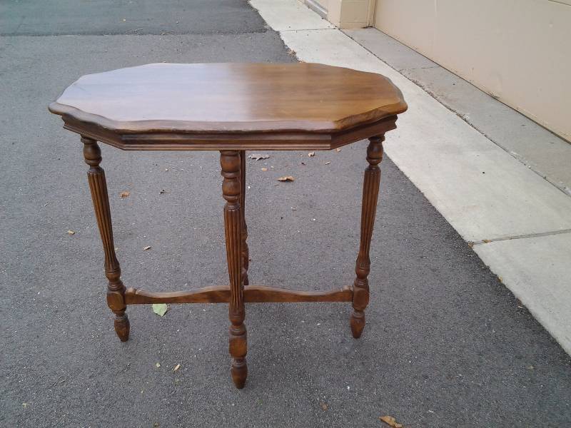 lot 38 image: Vintage Parlor Table 30 x 18-12 x 29
