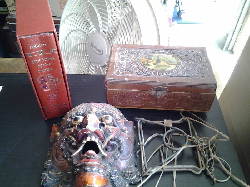 lot 62 image: Deluxe Edition Lord Of The Rings, Mask, Jewelry Box, Trap