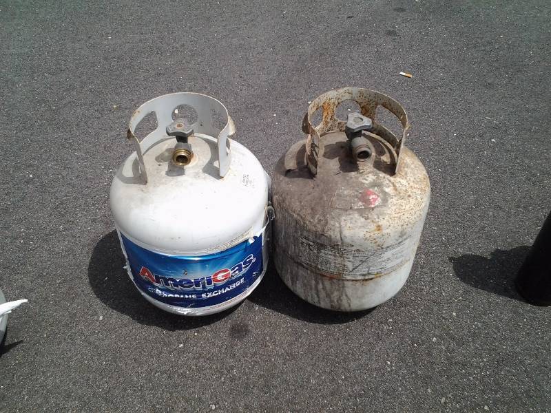 lot 95 image: 2-20 LB Propane Tanks
