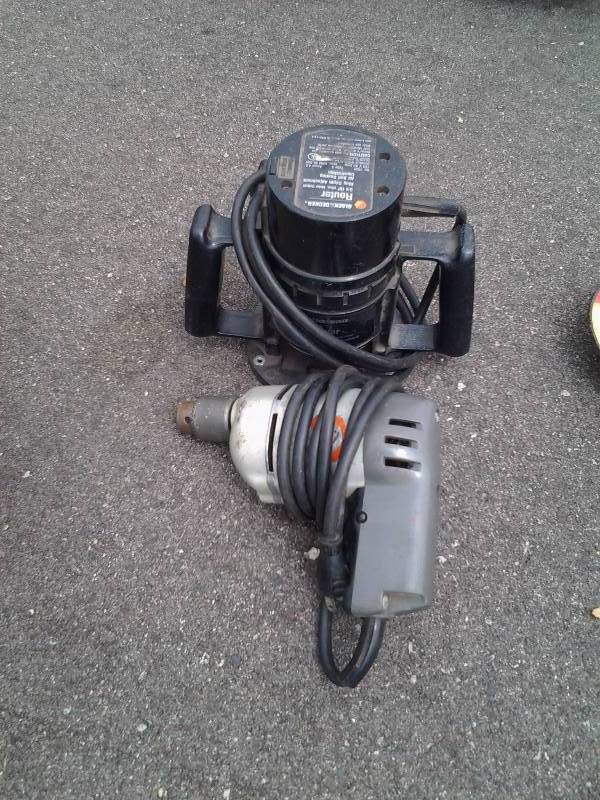 lot 101 image: B&D Router,  B&D 38 Inch Drill