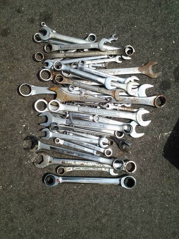 lot 112 image: Craftsman & Other Brands Open Box Wrenches