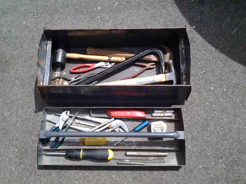 lot 116 image: Tool Box With Assorted Hand Tools Hammers, Screw Drivers, Chisels, Pry Bars Tape Measures