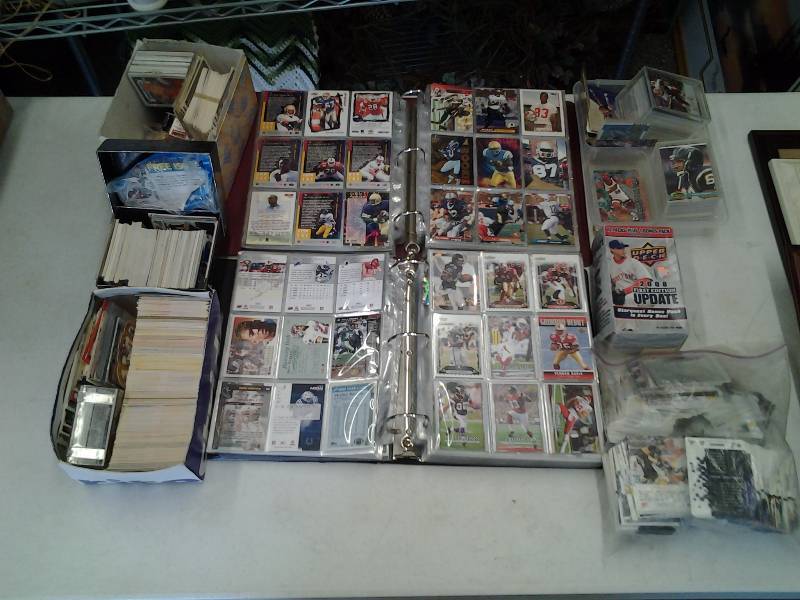 lot 134 image: Large Tote Full Of 2-Large Albums Of Football, Some Baseball, Hockey, Basketball Includes Tote