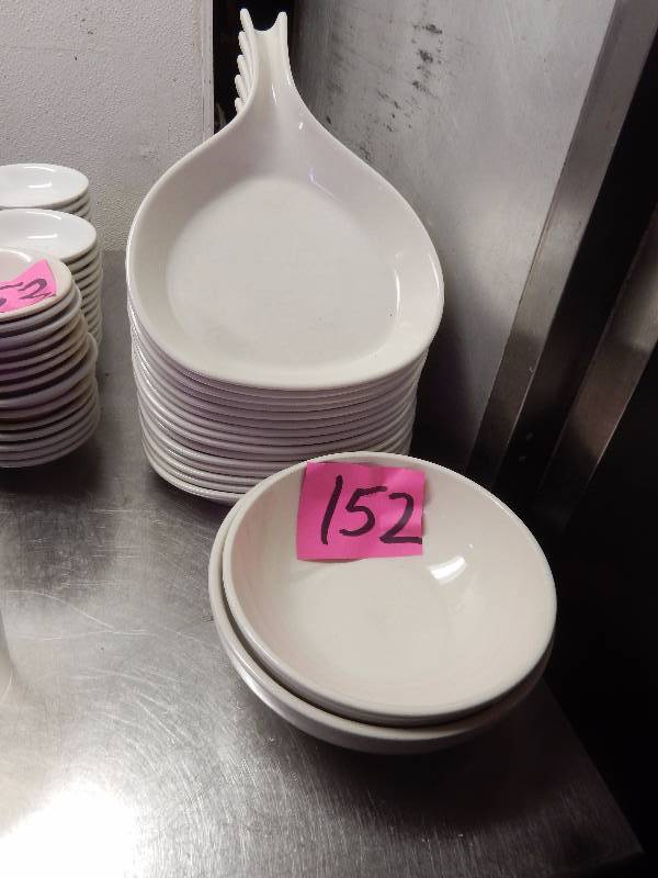 lot 152 image: 15 Hall Spoon shaped 10 in plates  1 Hall 8 12 in bowl, 1 Crestone, 8 in bowl
