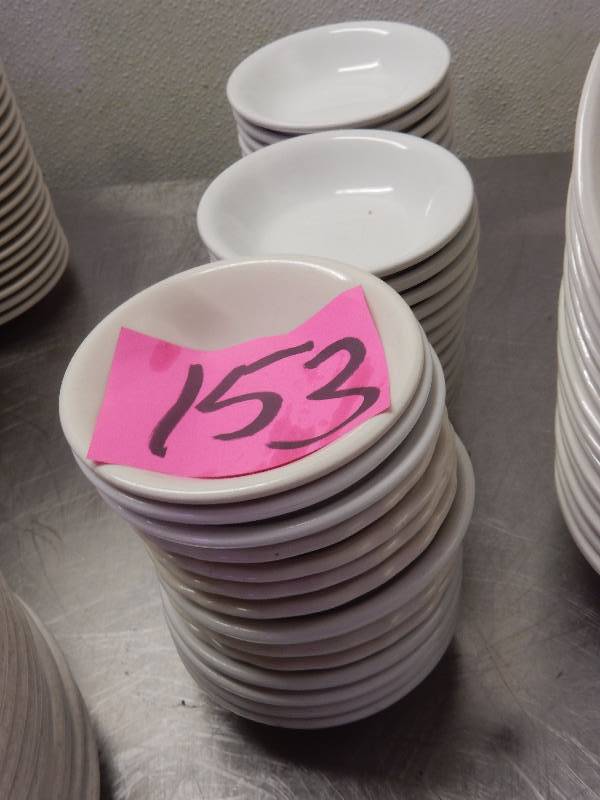 lot 153 image: 141, 4 12 in fruit bowls..