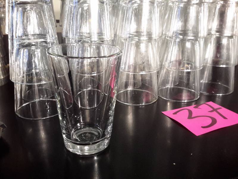 lot 37 image: 73 Libbey Duratuff, Short Beer Glasses