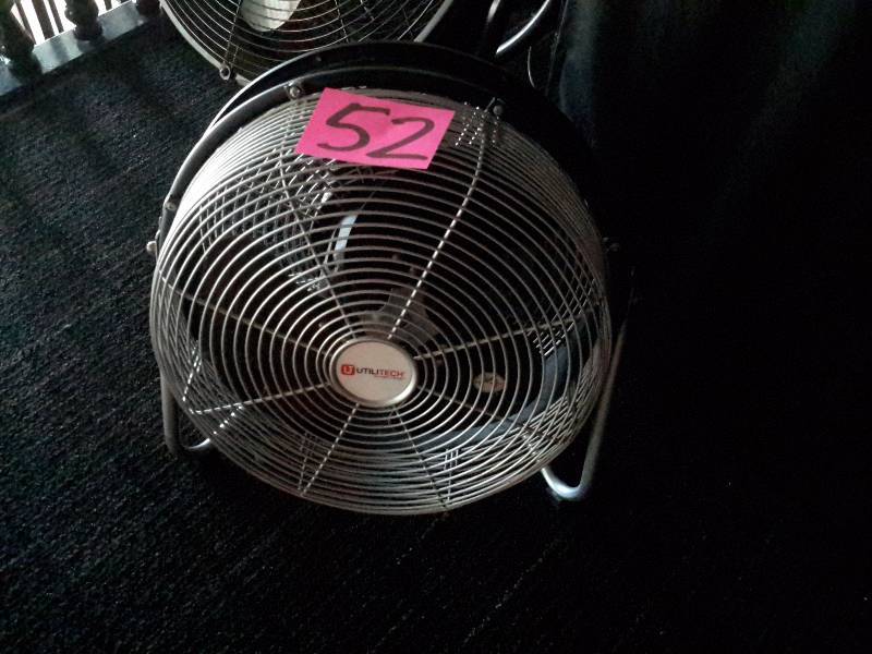 lot 52 image: Utilitch fan, 3 speed.. Tested and works well.. 15in diameter