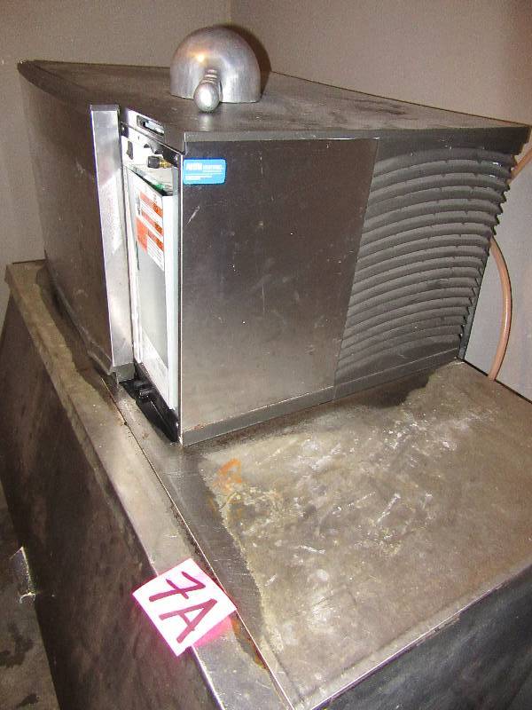 lot 7A image: Manitowoc Ice Maker