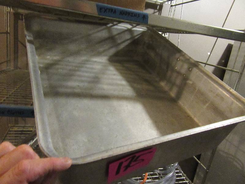 lot 175 image: LARGE roaster pan..  18in x 24in x 6in deep.. Aluminum