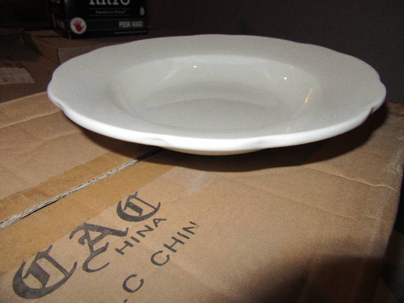 lot 178 image: 2 dozen soup bowls, NEW CASE
