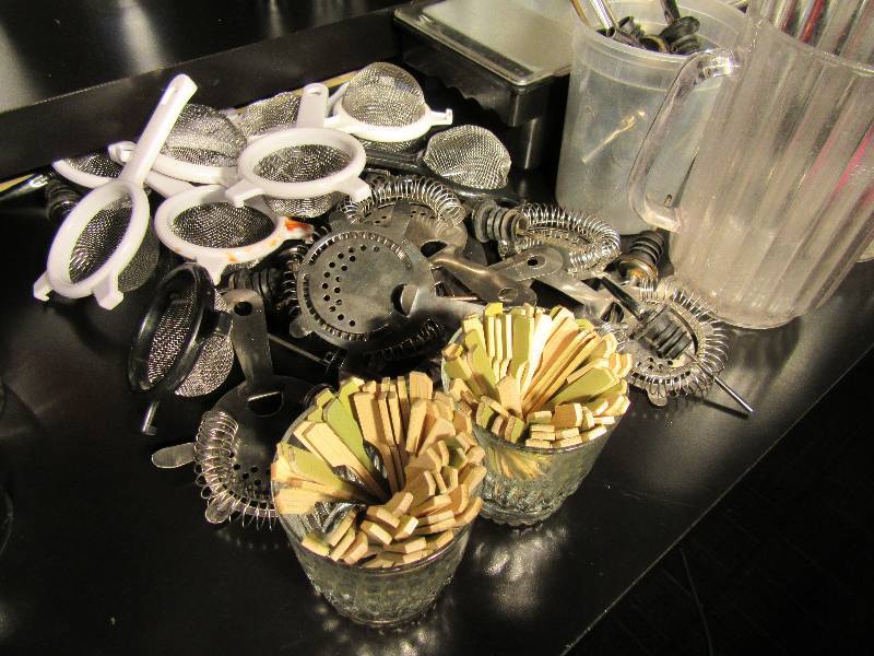 lot 187 image: Misc. Bar Service items.. See the close up pictures