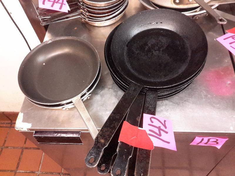 lot 142 image: 10, 11in frying pans