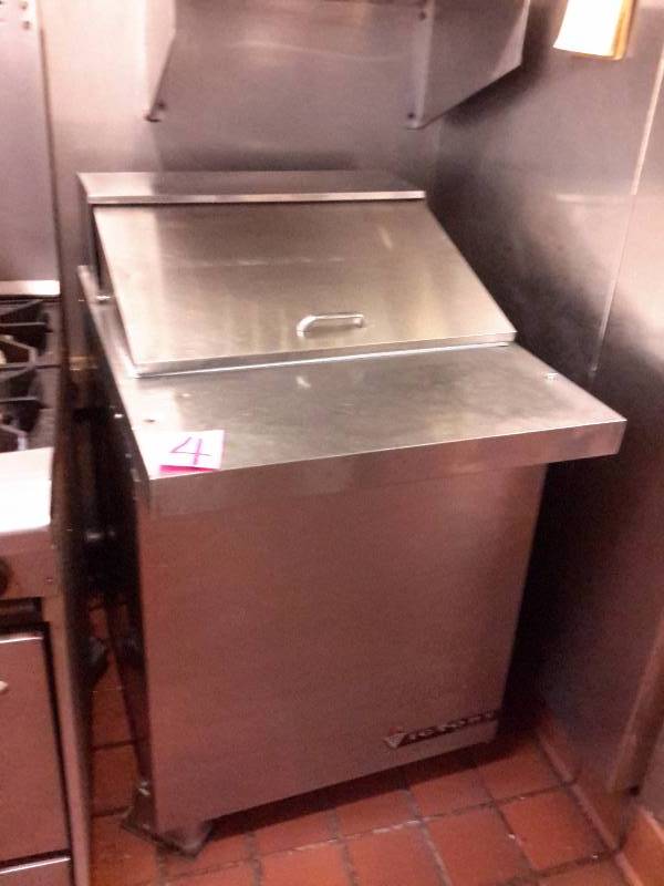 lot 4 image: Victory, Refrigerated Make up table