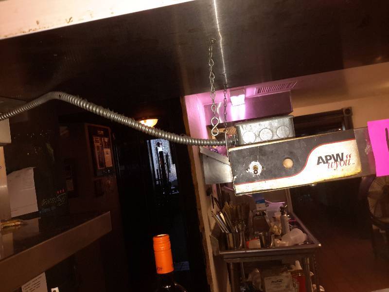 lot 1G image: Electric hanging Food warmer.