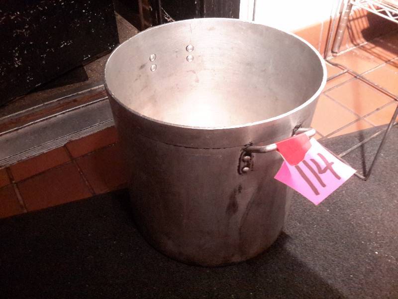 lot 114 image: 15in x 15 in stock pot
