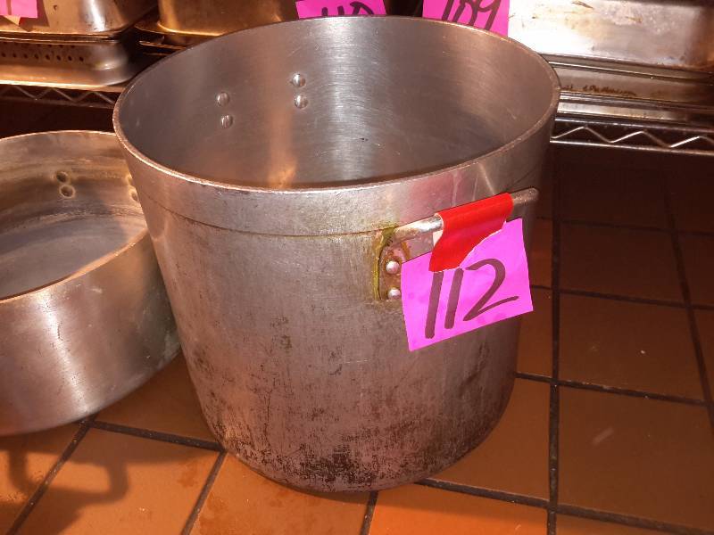 lot 112 image: 14in x 13in Stock pot