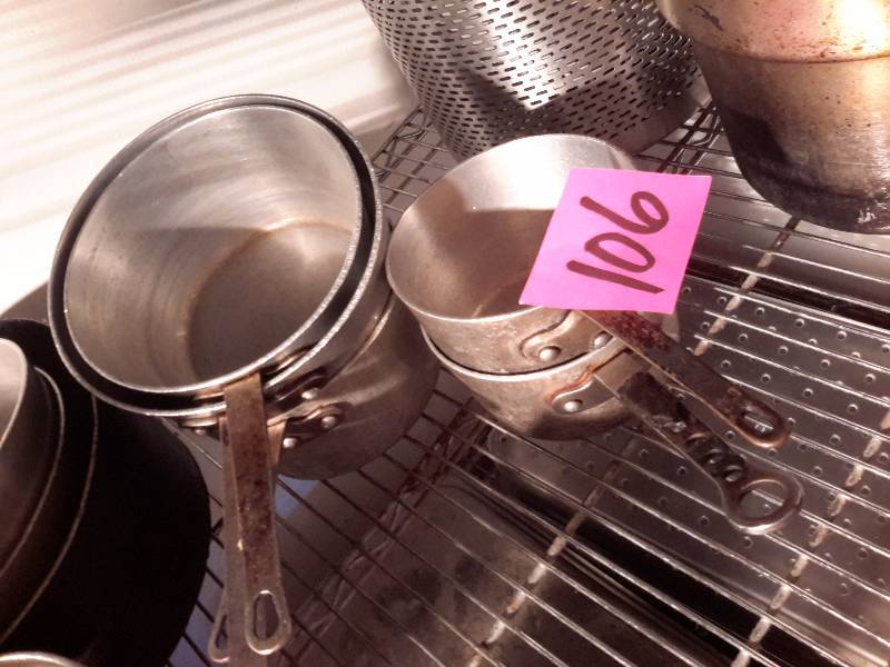 lot 106 image: 5 various size saute pans
