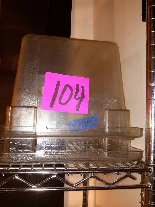 lot 104 image: 2, 12 qt plastic buckets