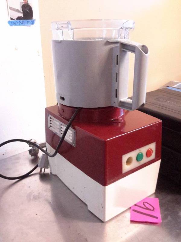 lot 16 image: Food Processor..  No model or specs tag