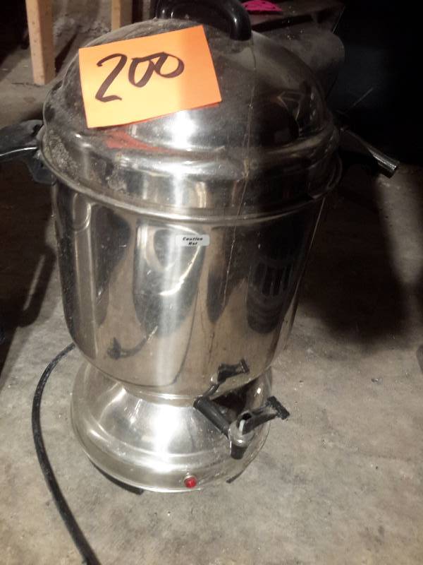 lot 200 image: 2 restaurant quality Stainless Coffee urns and pots