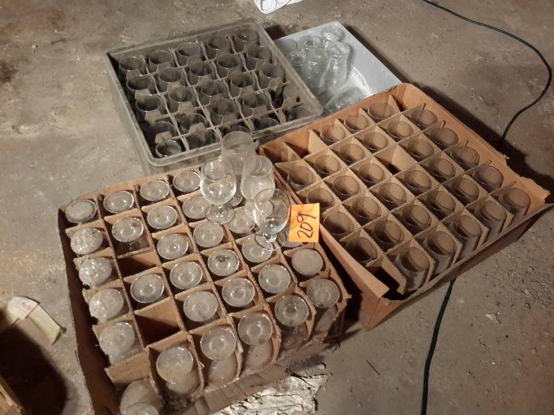 lot 209 image: 4 trays of misc types of wine glasses (see closeup)