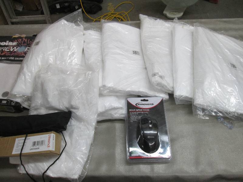 9 Pkg Disposble Plastic Aprons, Wir...