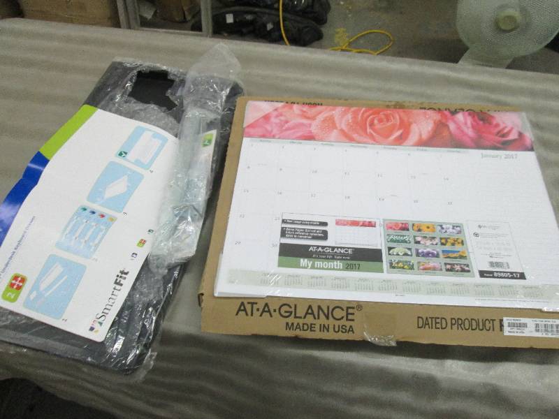 Lot of 12  2017 Desk Planners, Und...