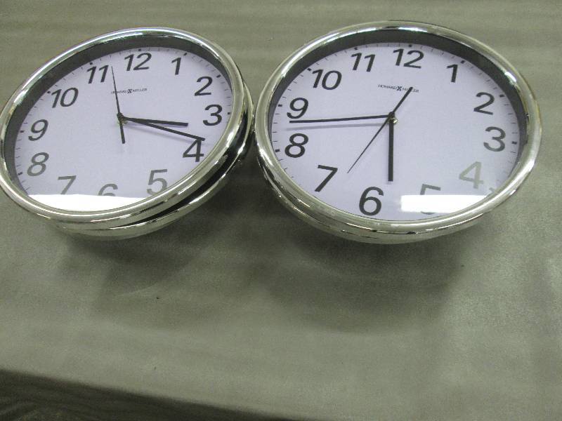 Lot of 6 Howard Miller Office Clock...