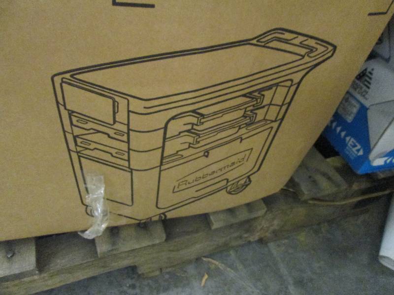 Rubbermaid Commercial Locking Trade...