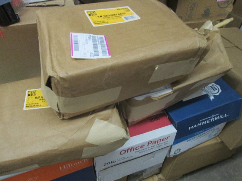 3 Pkgs of 500 8# Grocery Bags Bleac...