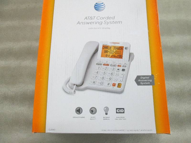 AT7T Corded Answering Machine Retai...
