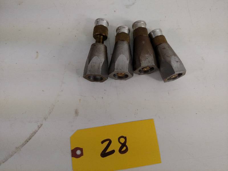 lot 28 image: (4) Machinists Jacks...