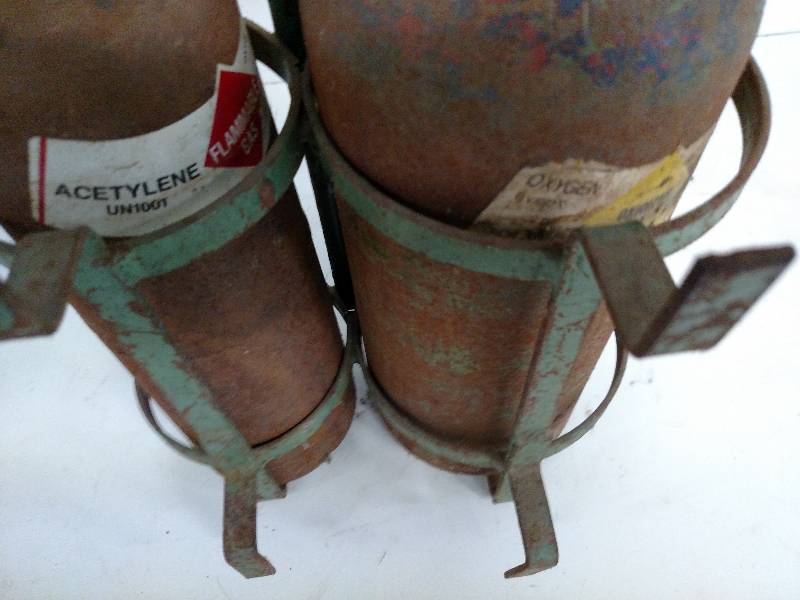 lot 102 image: Oxy & Acetylene Tanks with Carrier...