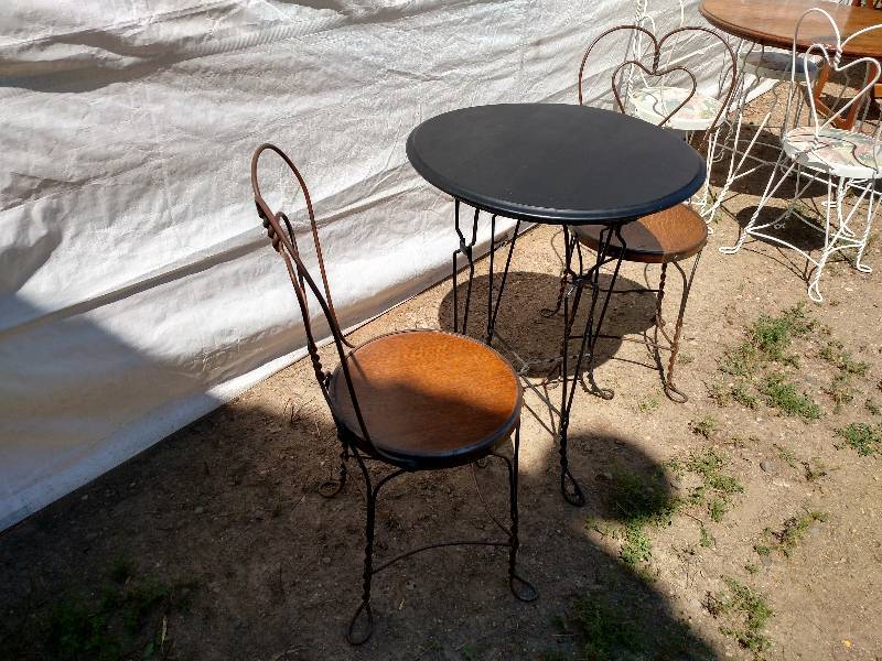 lot 135 image: 24 Oak Table & (2) Ice Cream Parlo...