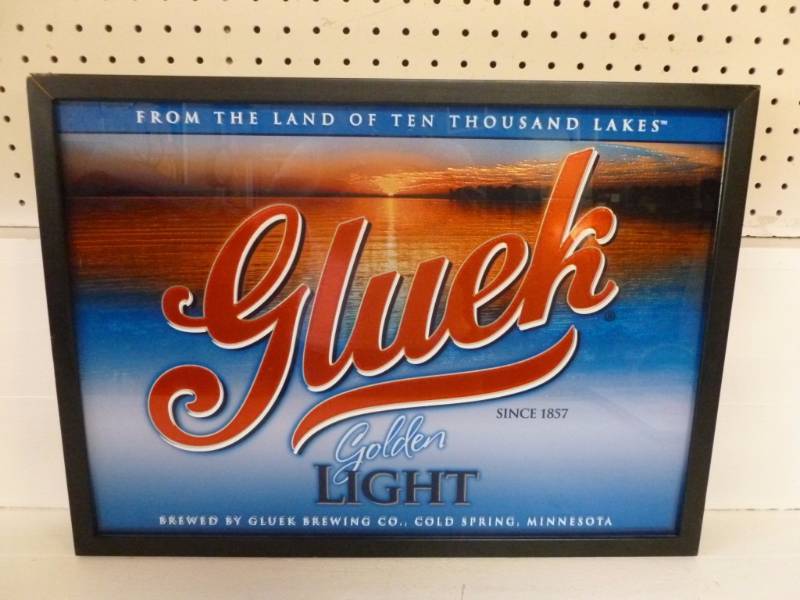 lot 24 image: Gluek Beer Sign