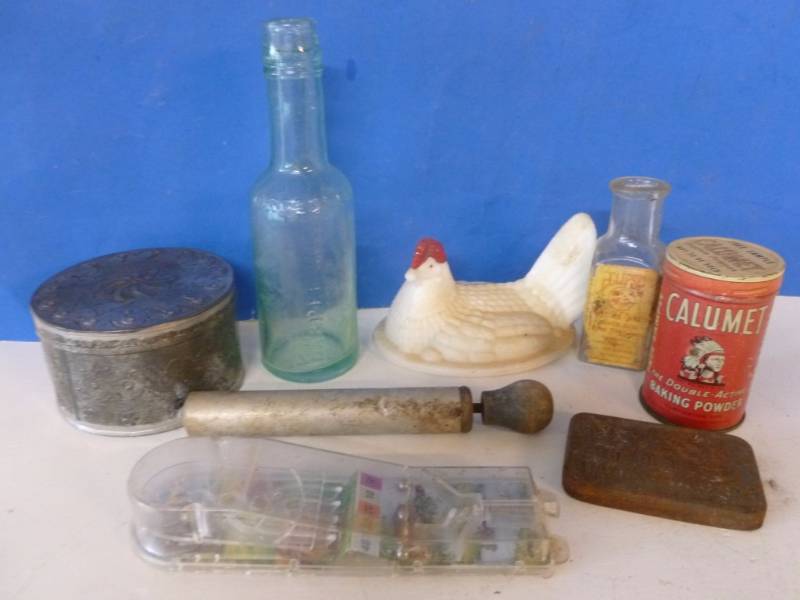 lot 25 image: Vintage Items
