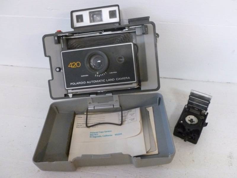 lot 32 image: Vintage Camera