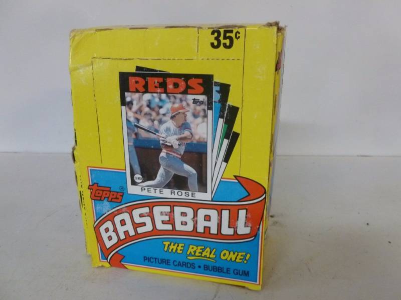 lot 38 image: Sports Cards