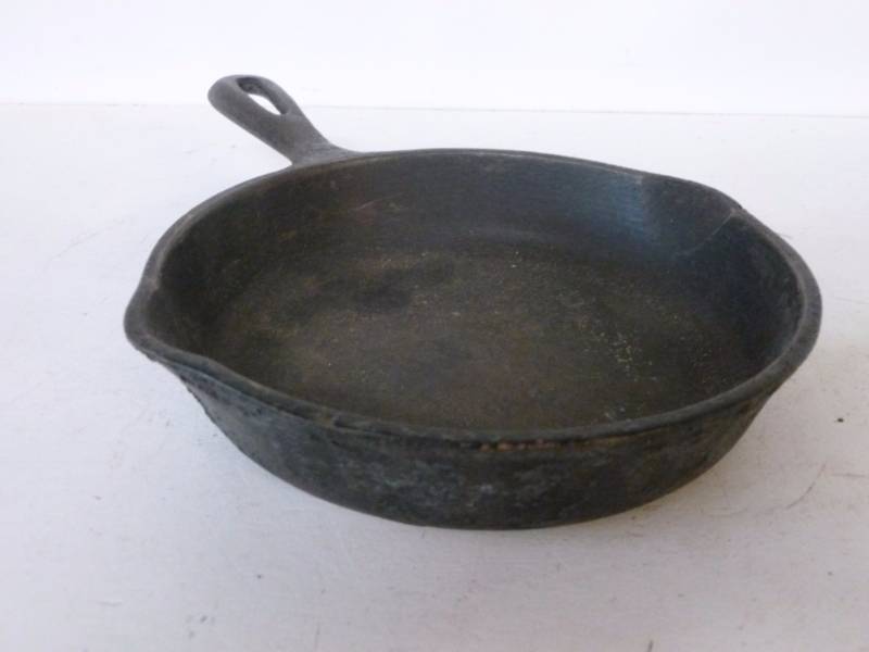 lot 64 image: Cast Iron Pan