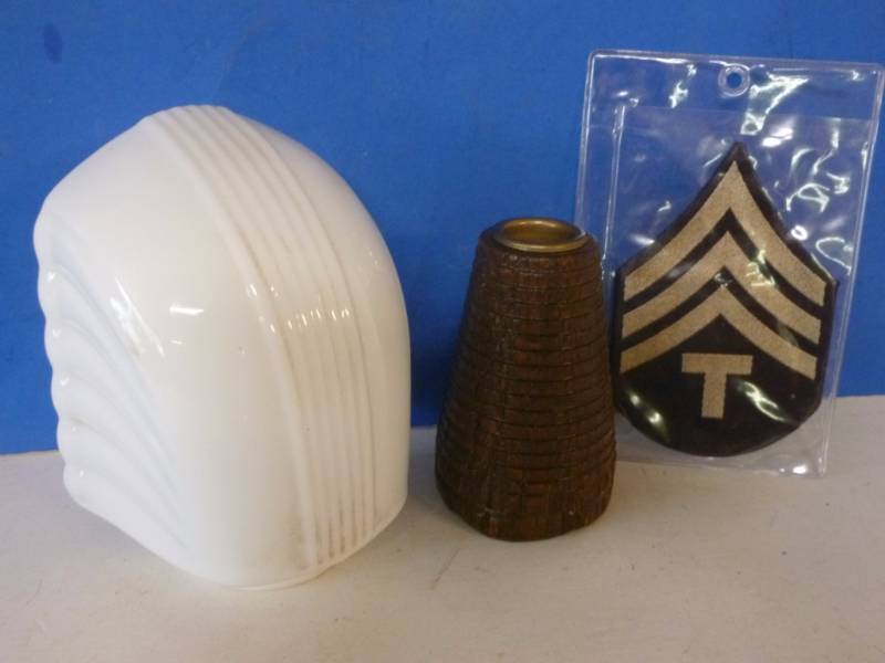 lot 67 image: Vintage Items